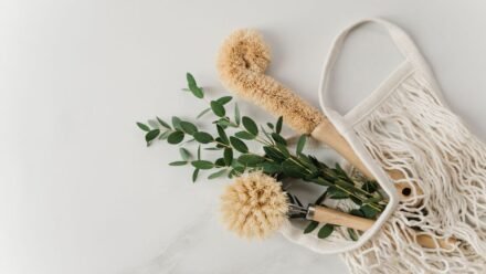 로봇청소기 살까 말까, 흡입력보다 먼저 확인할 바닥 재질·문턱 대응과 관리 부담