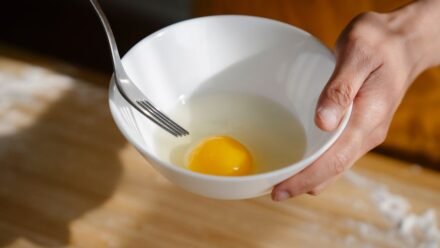 계란찜이 찔 때 물처럼 흐를 때 바로 잡는 순서, 불 조절은 어떻게?