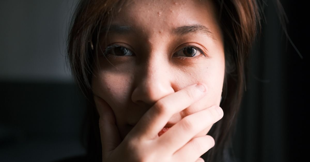 클렌징 오일 고르는 기준, 눈가 사용 여부로 갈리는 유화 단계와 마무리감